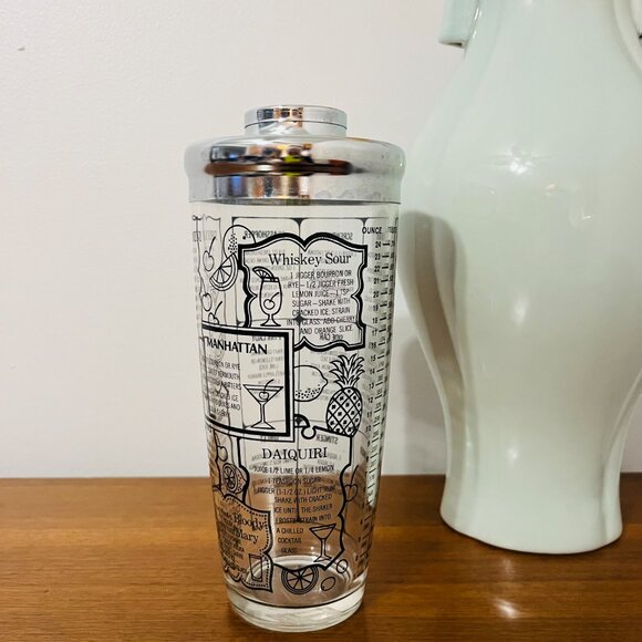 Vintage 1960s Irvinware XL Cocktail Shaker with Drink Recipes and Chrome Lid - Picture 2 of 10